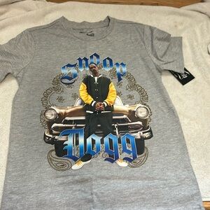 Gray Snoop Dogg shirt